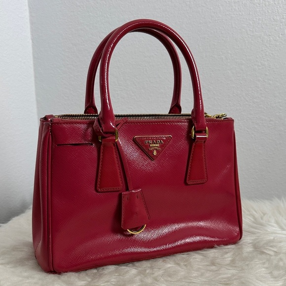 💯Authentic Prada Safiano  Small Leather Handbag🍀 - Picture 1 of 15